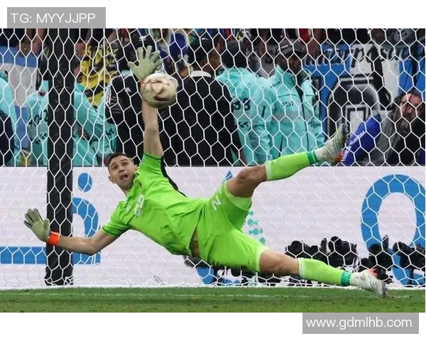 马丁内斯的传奇旅程与足球生涯的辉煌成就探讨